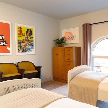 Stylish Seaside Home With King Beds And Parking Scarborough Zewnętrze zdjęcie