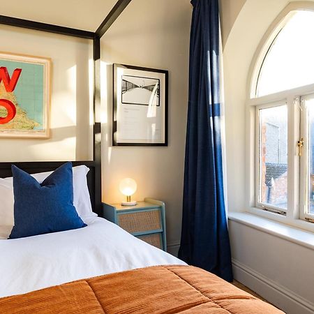 Stylish Seaside Home With King Beds And Parking Scarborough Zewnętrze zdjęcie