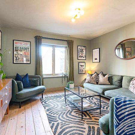Stylish Seaside Home With King Beds And Parking Scarborough Zewnętrze zdjęcie